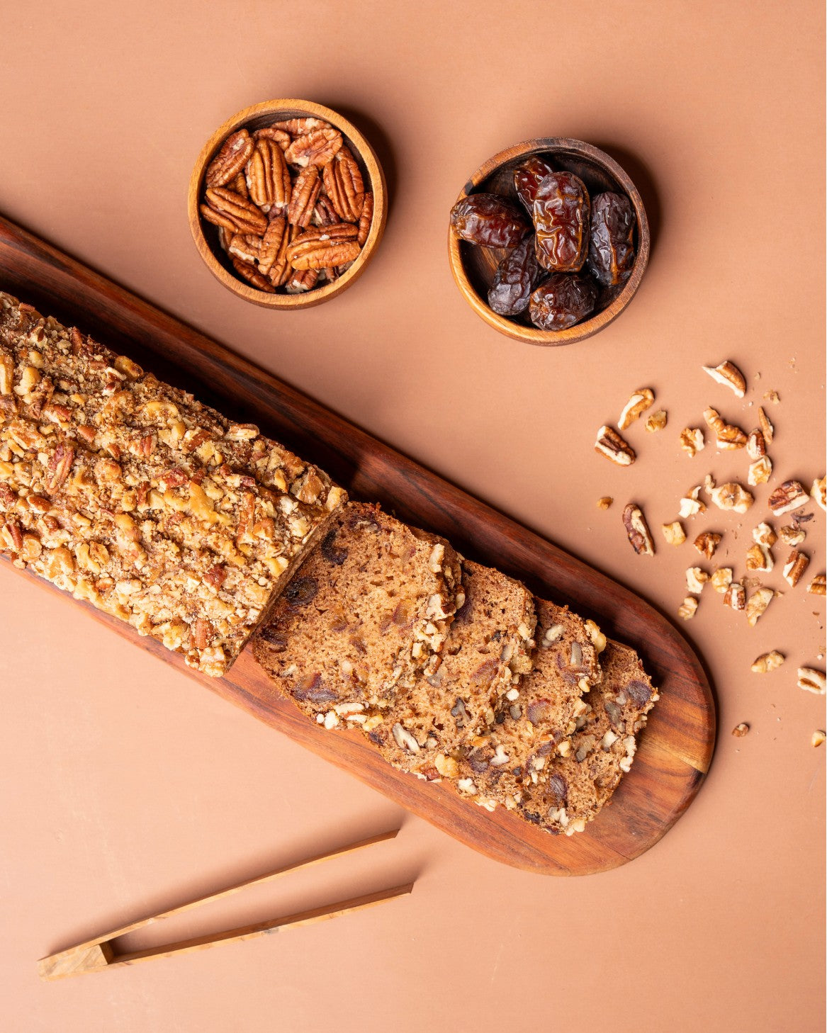 كيكة التمر مع الجوز