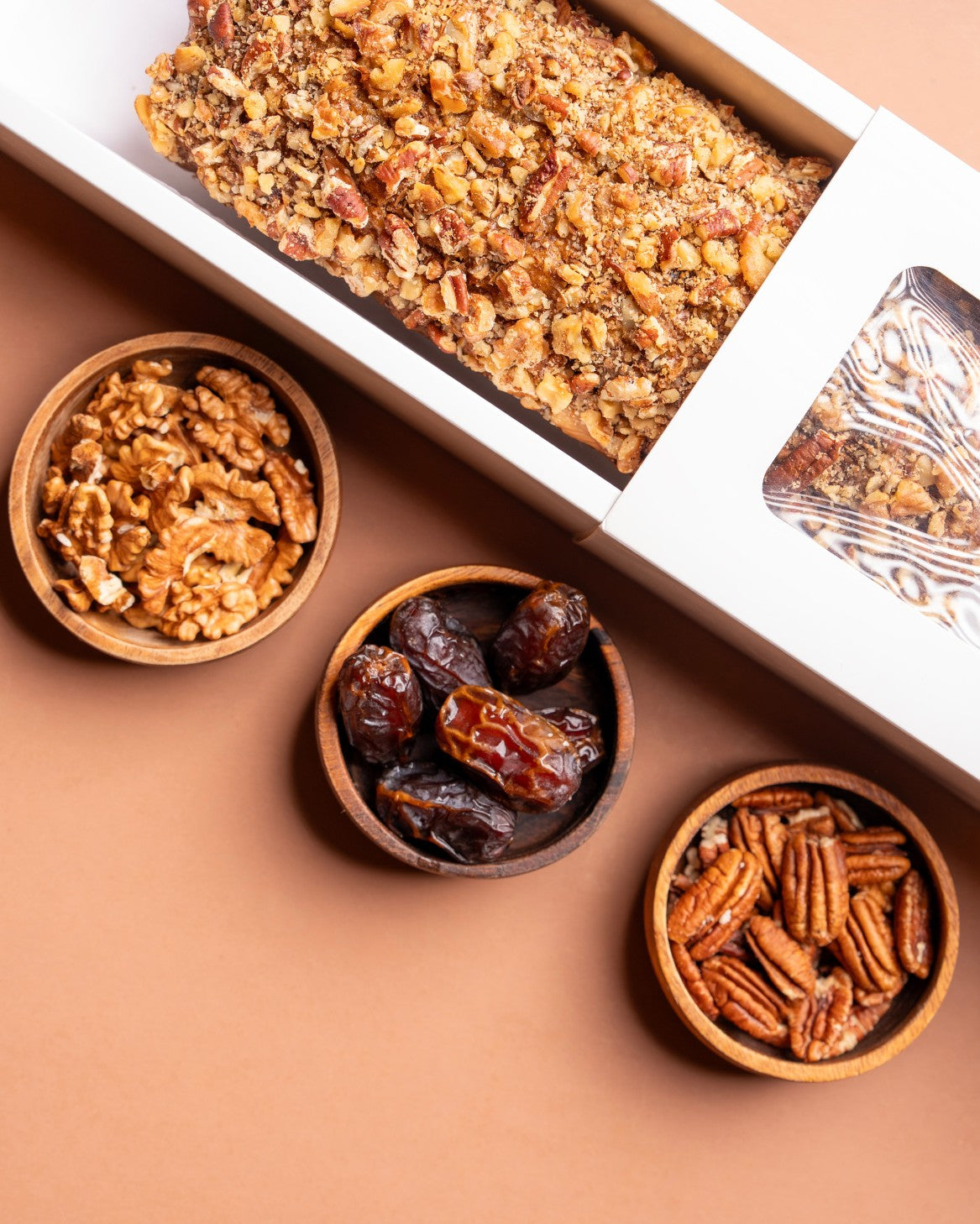 كيكة التمر مع الجوز