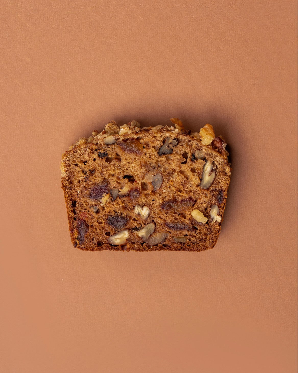 كيكة التمر مع الجوز